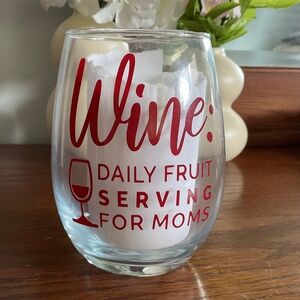 CUSTOM WINE GLASS FUN FOR MOM